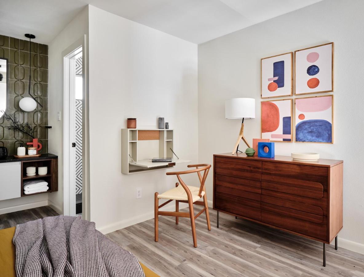 Midcentury Couples Designer Loft - Casa Tuya Apartman Austin Kültér fotó